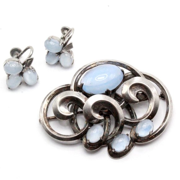 WRE Signed Sterling Silver Faux Moonstone Cabochon 40's Brooch Demi Set - Picture 1 of 11